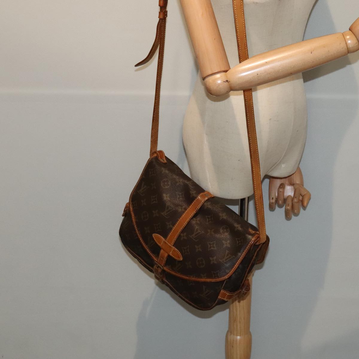 LOUIS VUITTON Monogram Saumur 30 Shoulder Bag M42256 LV yk14359