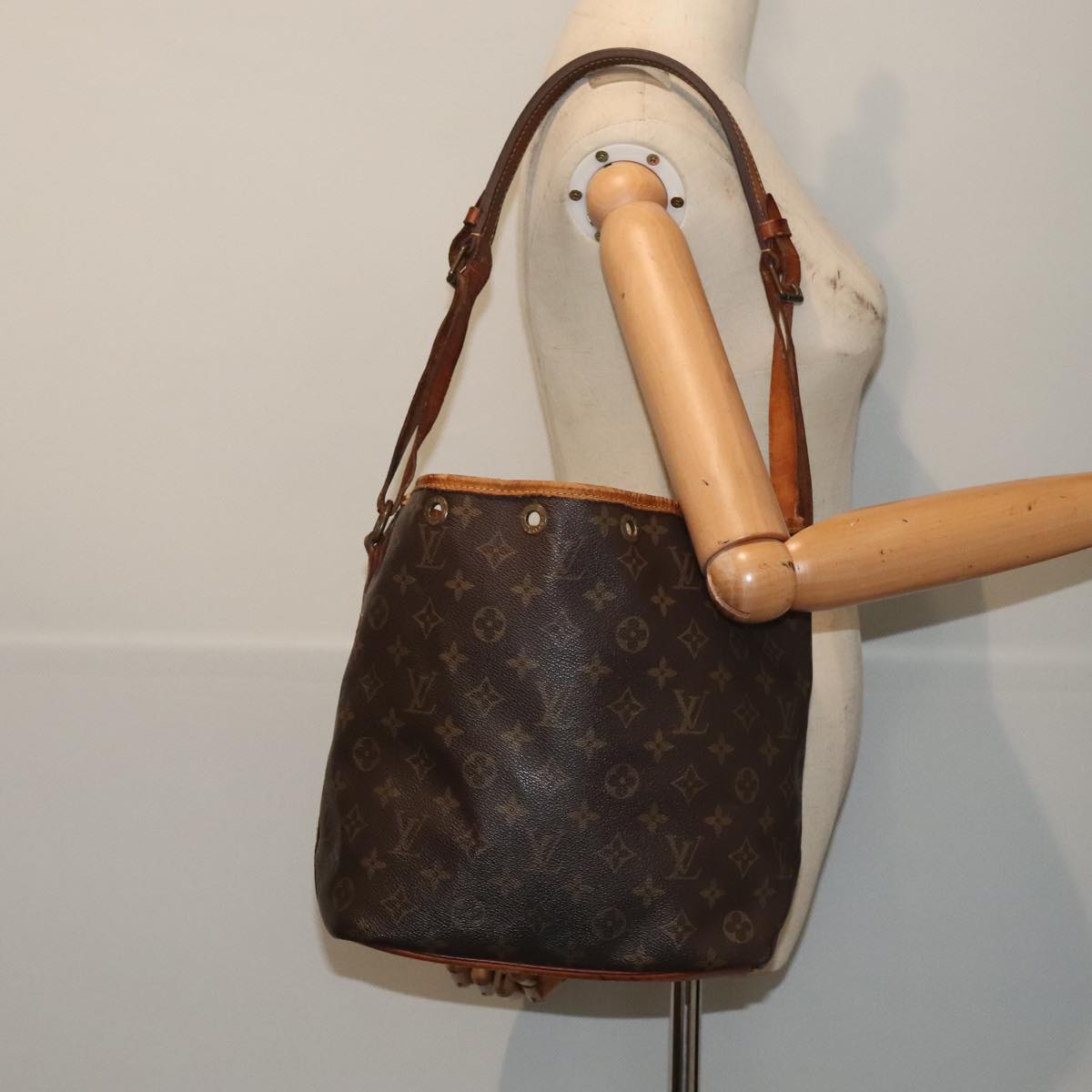 LOUIS VUITTON Monogram Petit Noe Shoulder Bag M42226 LV yk14469