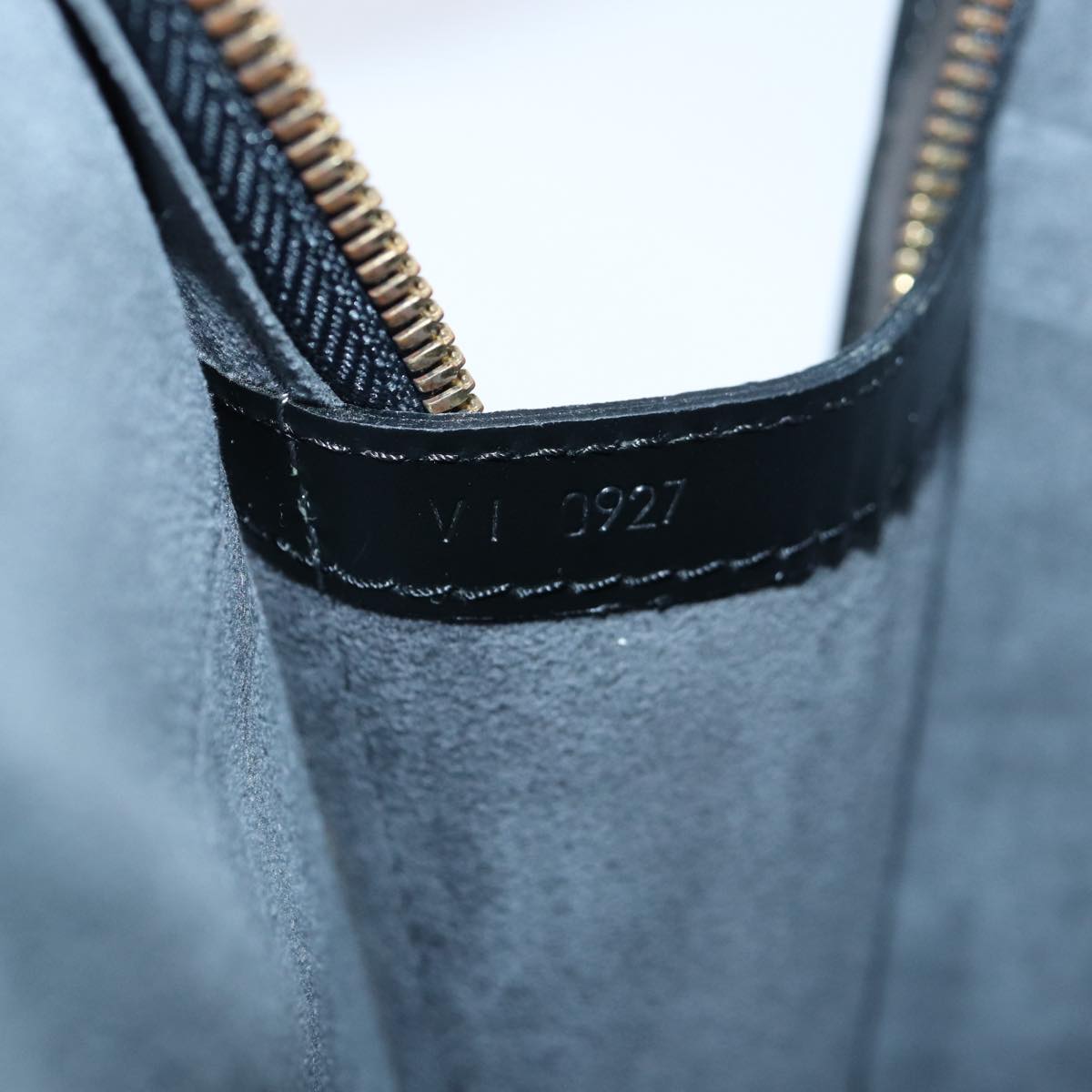 LOUIS VUITTON Epi Lussac Shoulder Bag Black M52282 LV yk14806