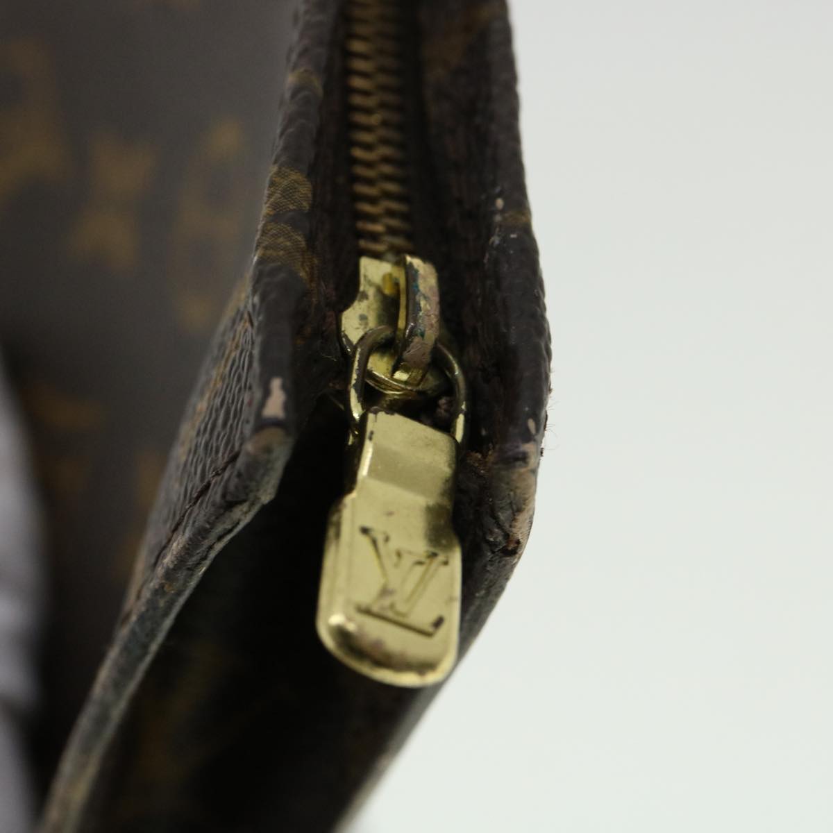 LOUIS VUITTON Monogram Bucket GM Accessory Pouch LV yk5330B