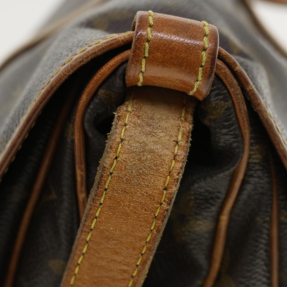 LOUIS VUITTON Monogram Saumur 30 Shoulder Bag M42256 LV yk5656