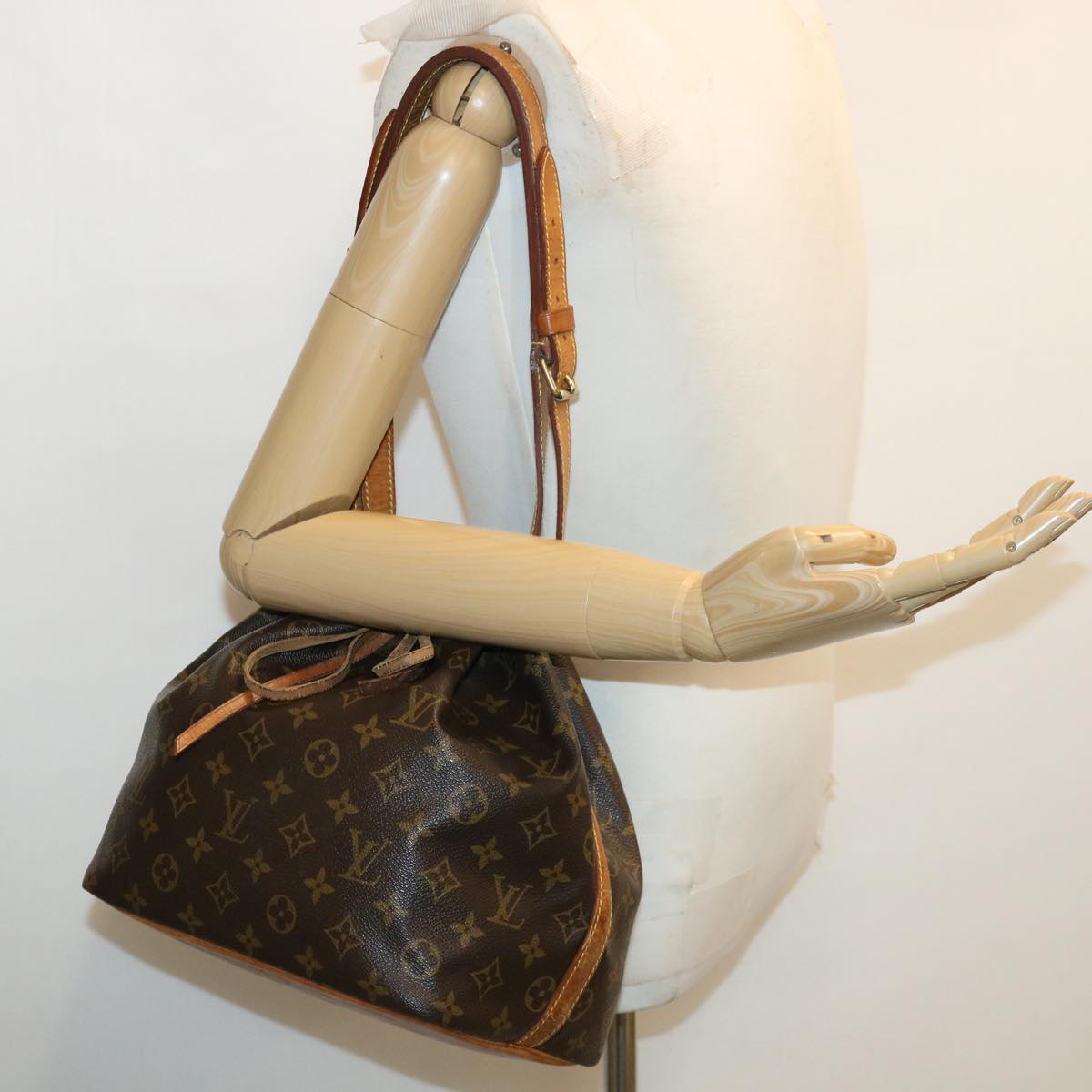 LOUIS VUITTON Monogram Petit Noe Shoulder Bag M42226 LV yk5923