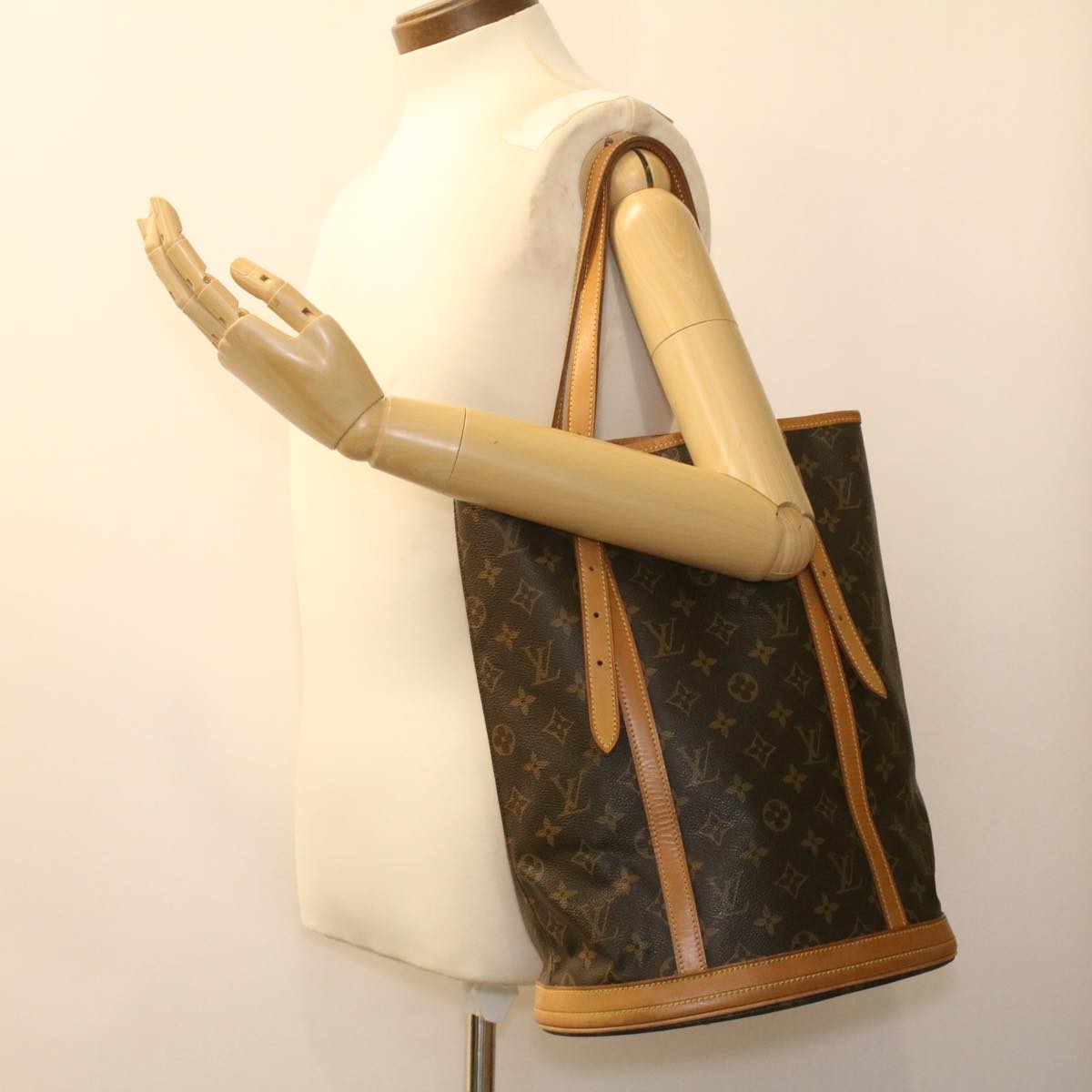 LOUIS VUITTON Monogram Bucket GM Shoulder Bag M42236 LV yk6013