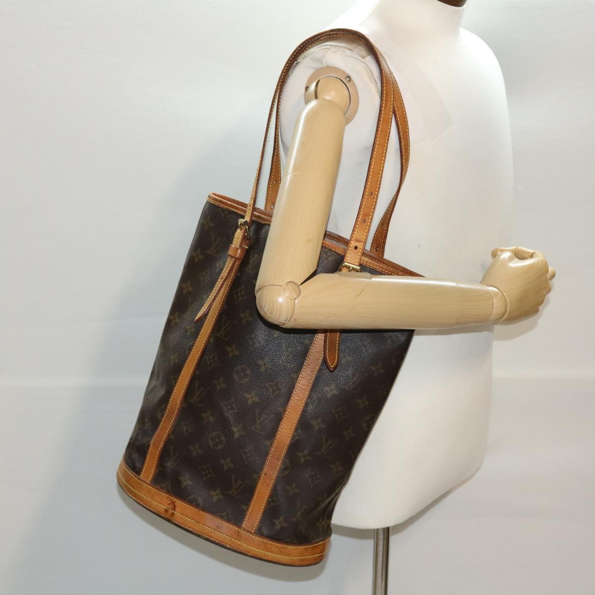 LOUIS VUITTON Monogram Bucket GM Shoulder Bag M42236 LV yk7529B