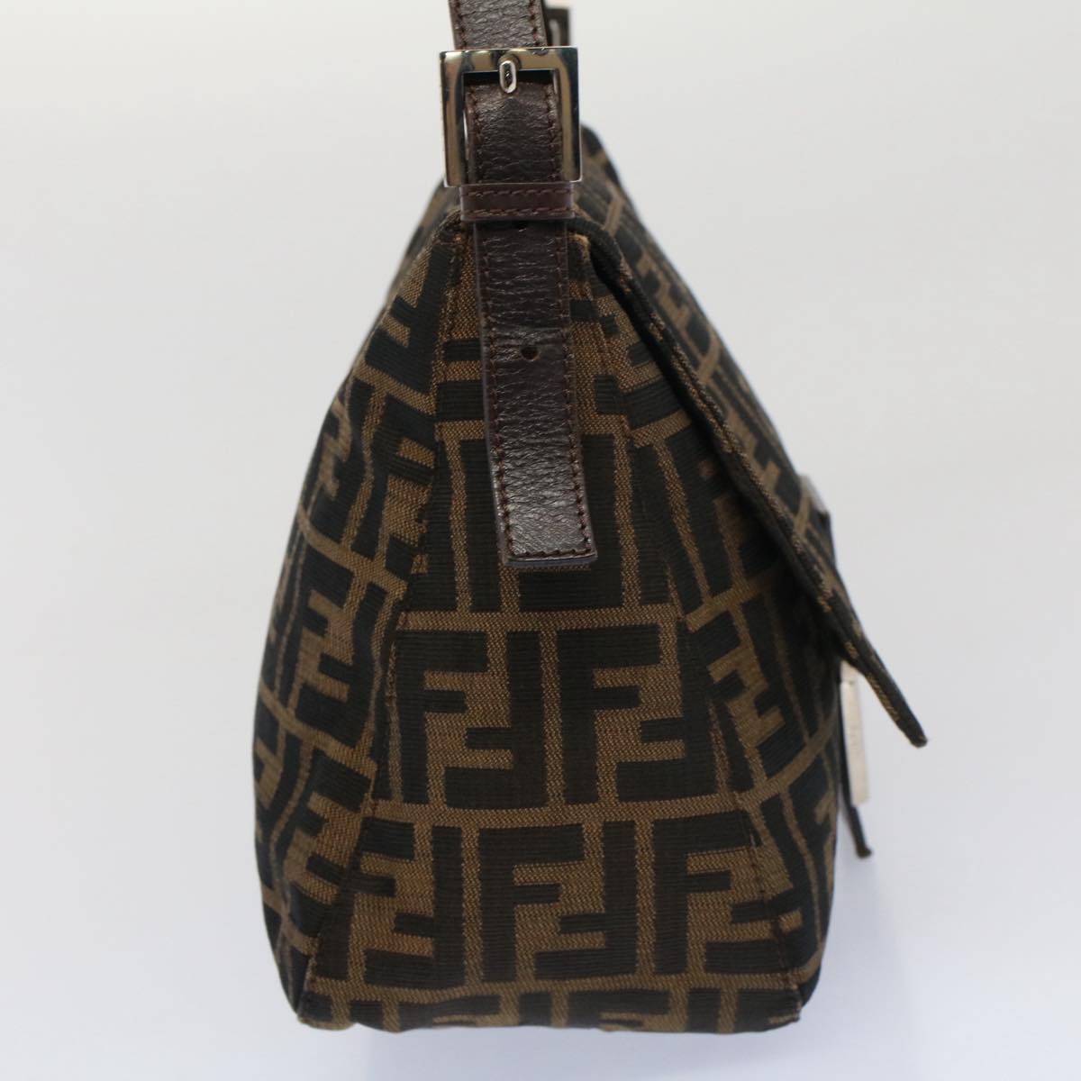 Luxury FendiZucca Canvas Mamma Baguette Shoulder Bag Brown Blackyk8485