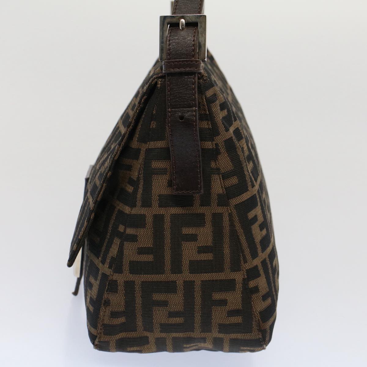 Luxury FendiZucca Canvas Mamma Baguette Shoulder Bag Brown Blackyk8485