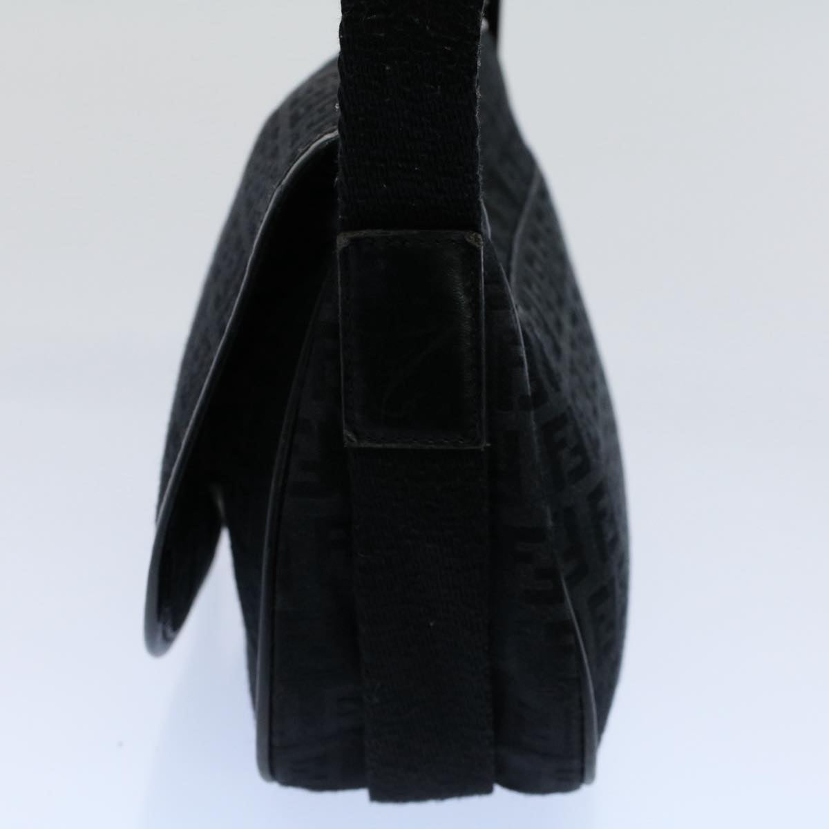 Luxury FendiZucchino Canvas Shoulder Bag Blackyk8645