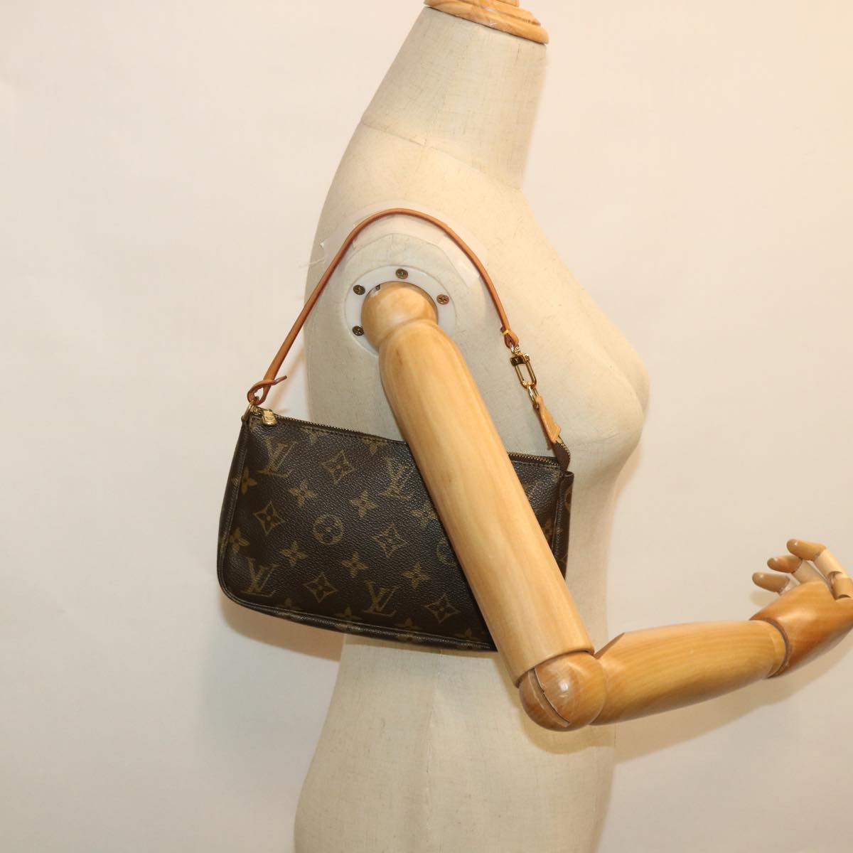 LOUIS VUITTON Monogram Pochette Accessoires Pouch M51980 LV yk8851
