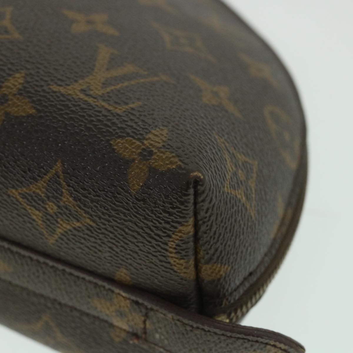 LOUIS VUITTON Monogram Trousse Demi Ronde Cosmetic Pouch M47520 LV yk8915
