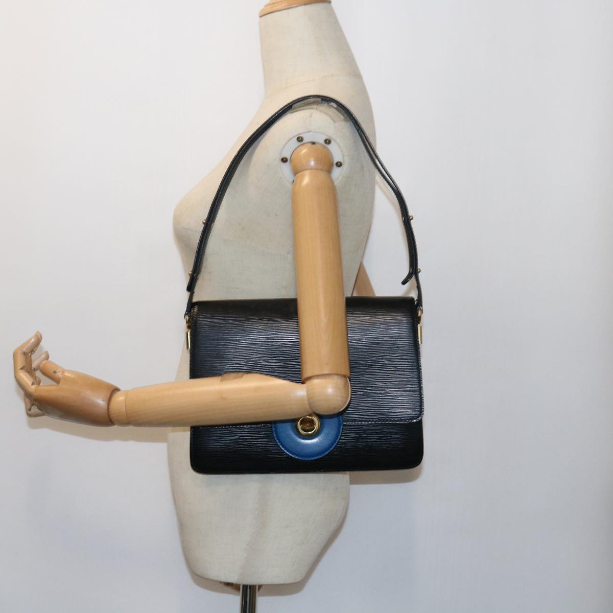 LOUIS VUITTON Epi Bicolor Free Run Hand Bag Black Blue M52415 LV yk8959