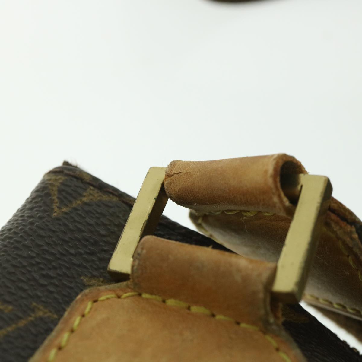 LOUIS VUITTON Monogram Pochette Bosphore Shoulder Bag M40044 LV yk8977
