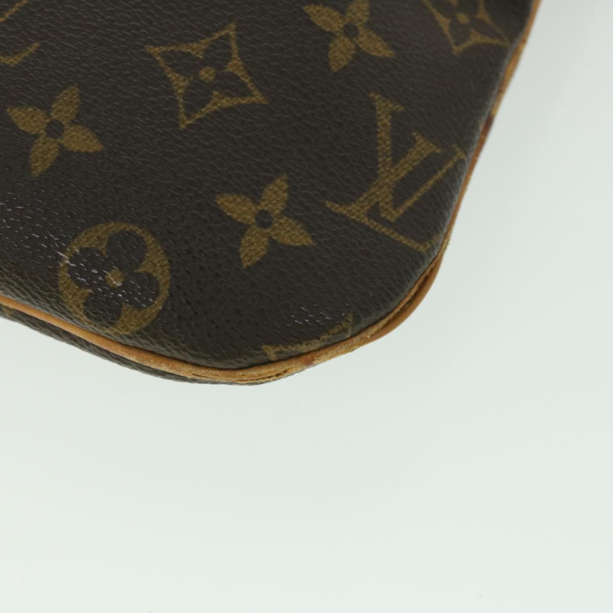 LOUIS VUITTON Monogram Pochette Bosphore Shoulder Bag M40044 LV yk8977