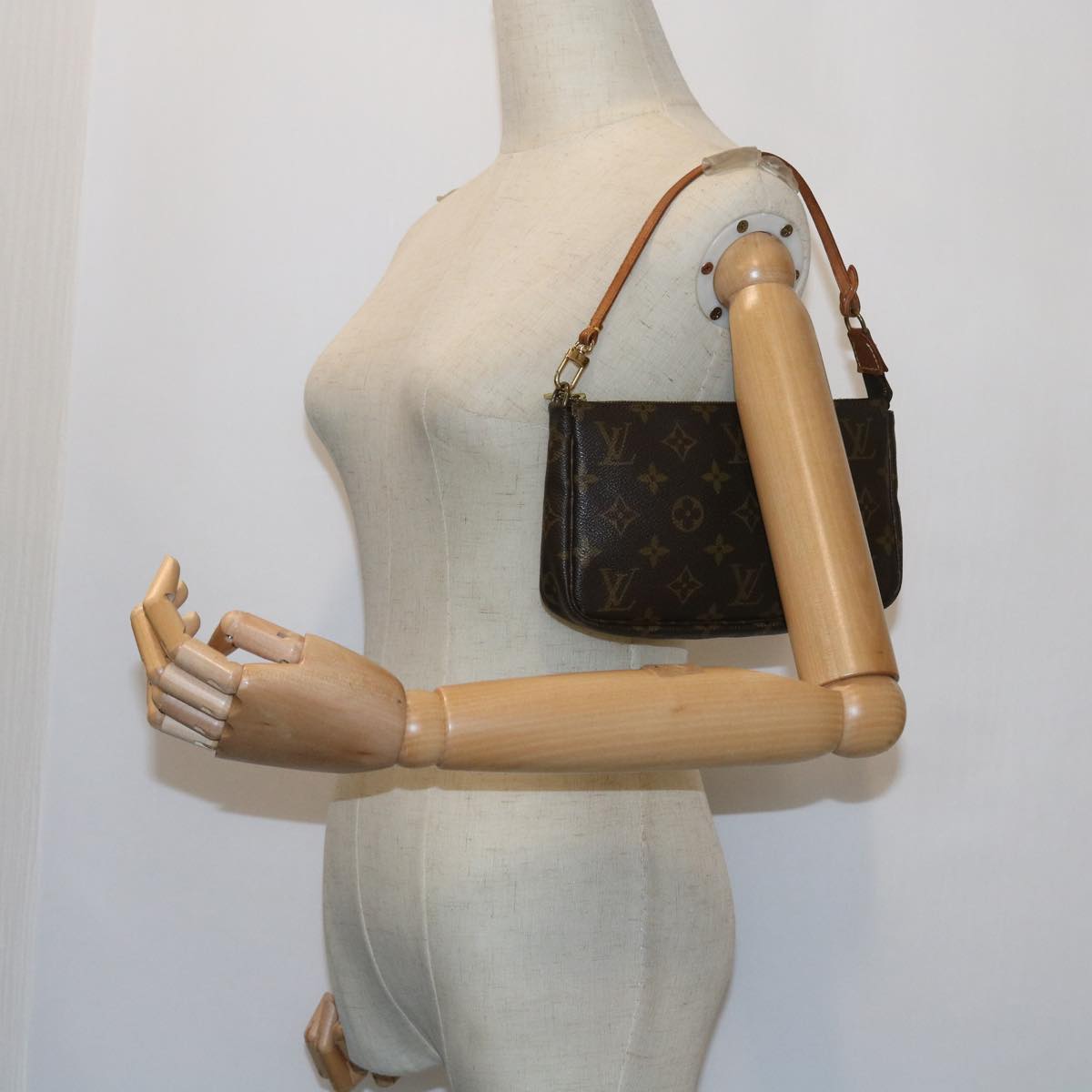 LOUIS VUITTON Monogram Pochette Accessoires Pouch M51980 LV yk9156