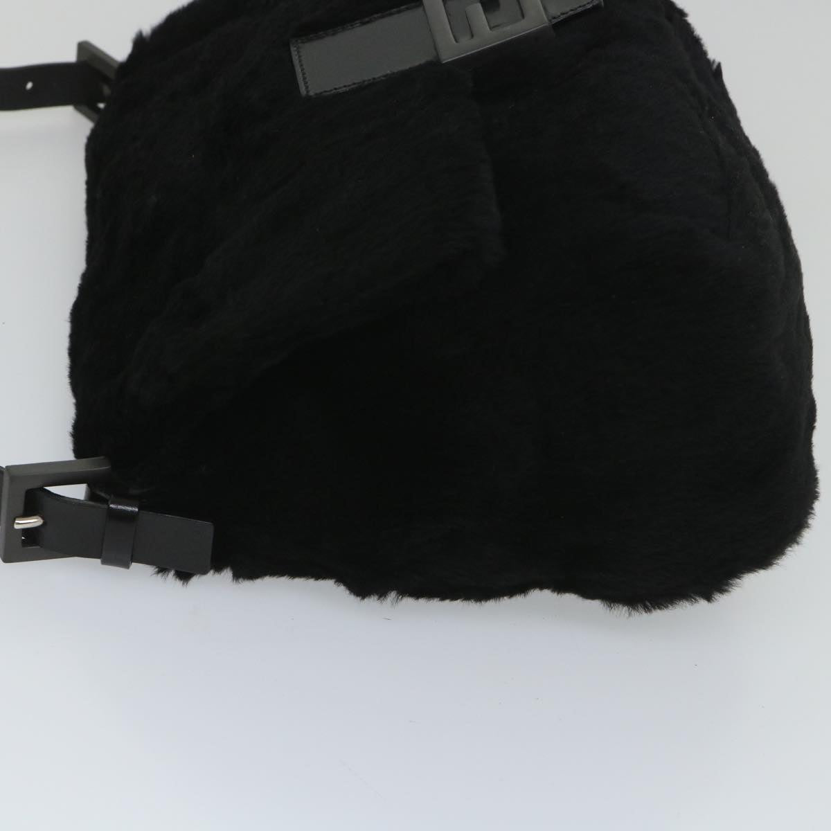 Luxury FendiMamma Baguette Shoulder Bag Fur Blackyk9200