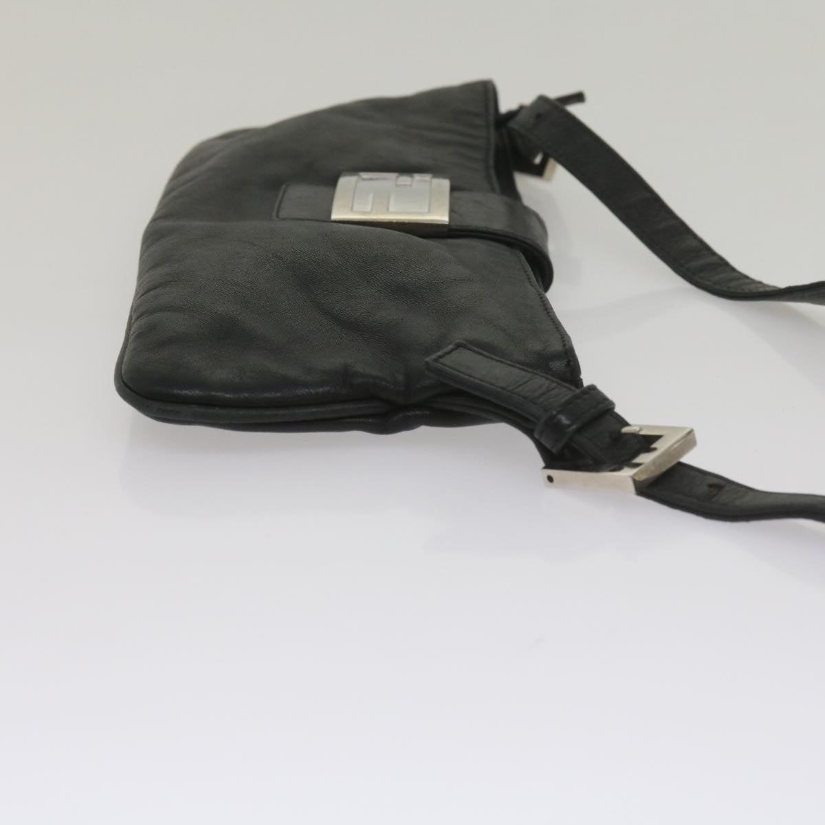 Luxury FendiShoulder Bag Leather Black 2354 26685 008yk9728