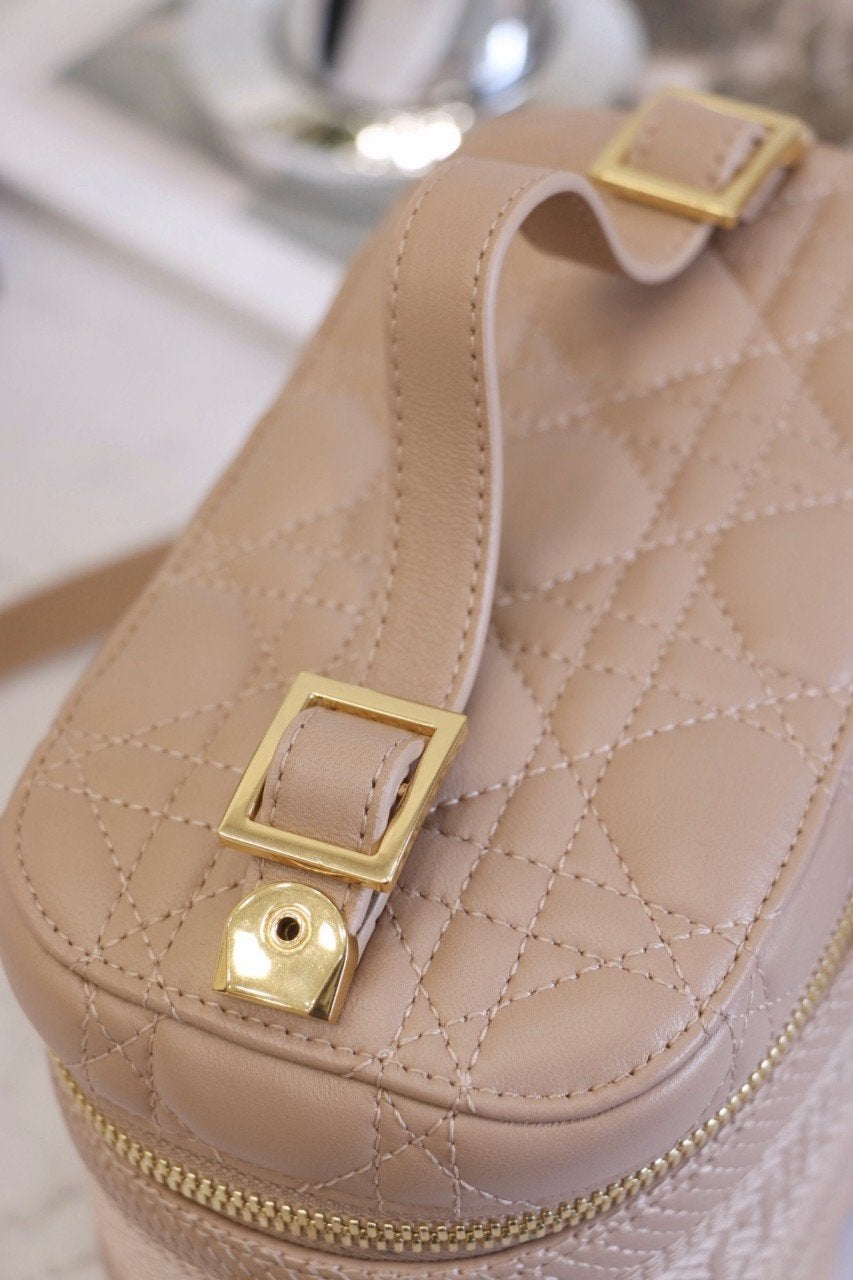 Luxury DiorSMALL TRAVEL VANITY CASE BEIGE LAMBSKIN
