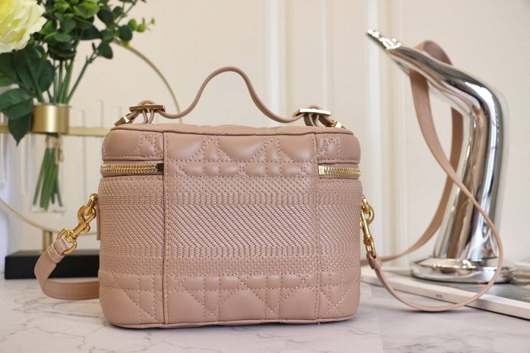 Luxury DiorSMALL TRAVEL VANITY CASE BEIGE LAMBSKIN